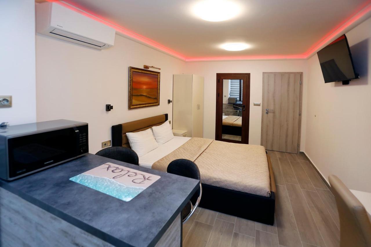 Deluxe 2 Studios City Center Burgas Exterior photo