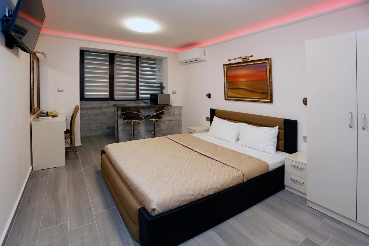 Deluxe 2 Studios City Center Burgas Exterior photo
