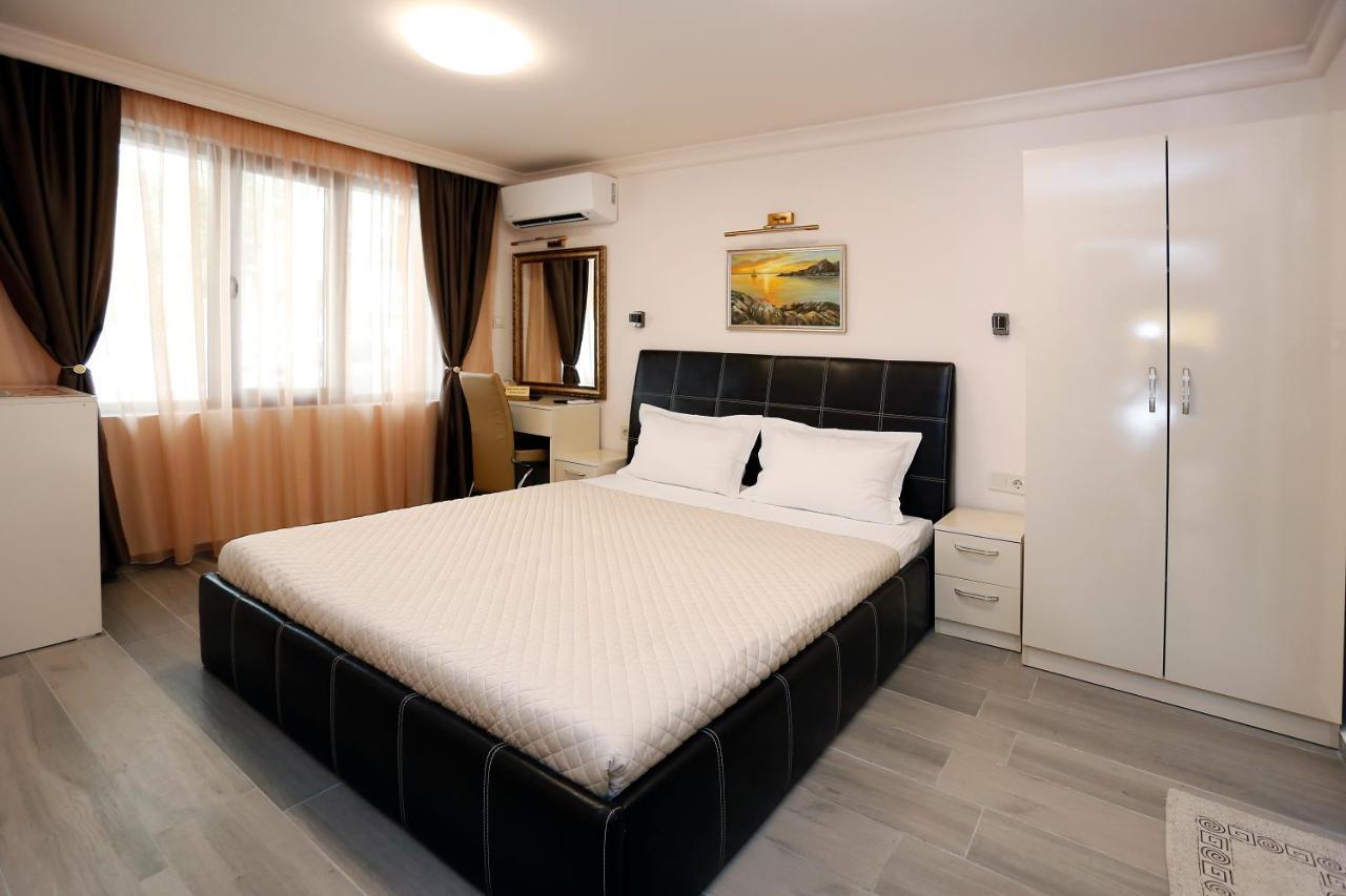 Deluxe 2 Studios City Center Burgas Exterior photo